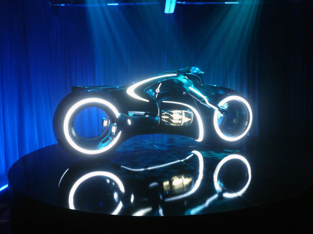 tron-light-cycle-live-large01.jpg