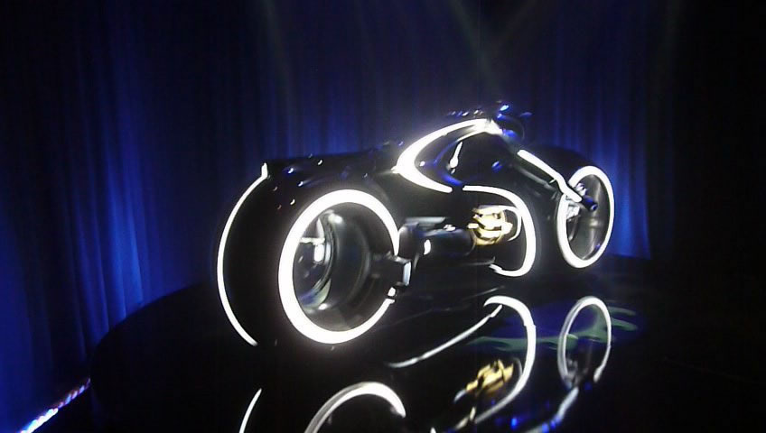 tron-light-cycle-live-large03.jpg