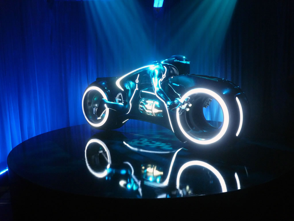 tron-light-cycle-live-large07.jpg
