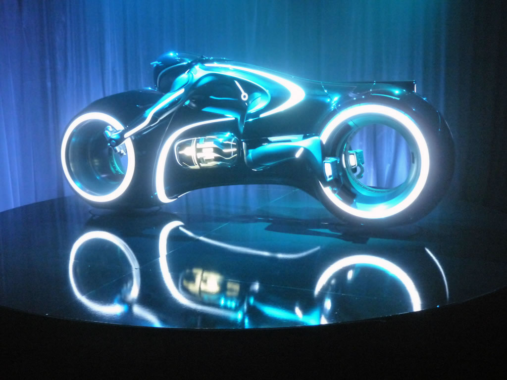 tron-light-cycle-live-large10.jpg