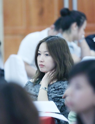 现场美女.jpg