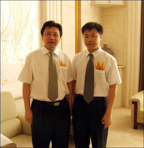 共青团中央书记处常务书记杨岳先生与Comsenz总裁戴志康